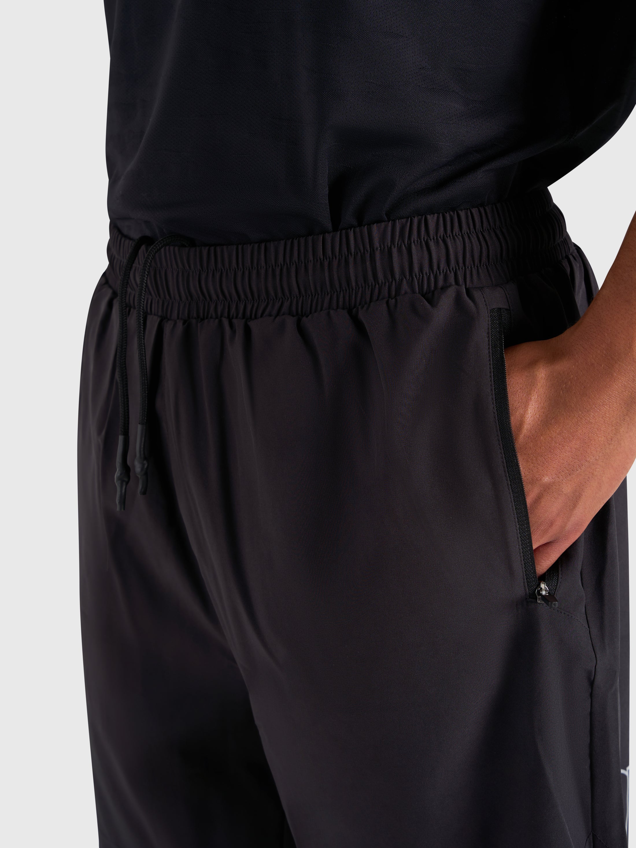Stamina 2-1 Shorts - Black/White
