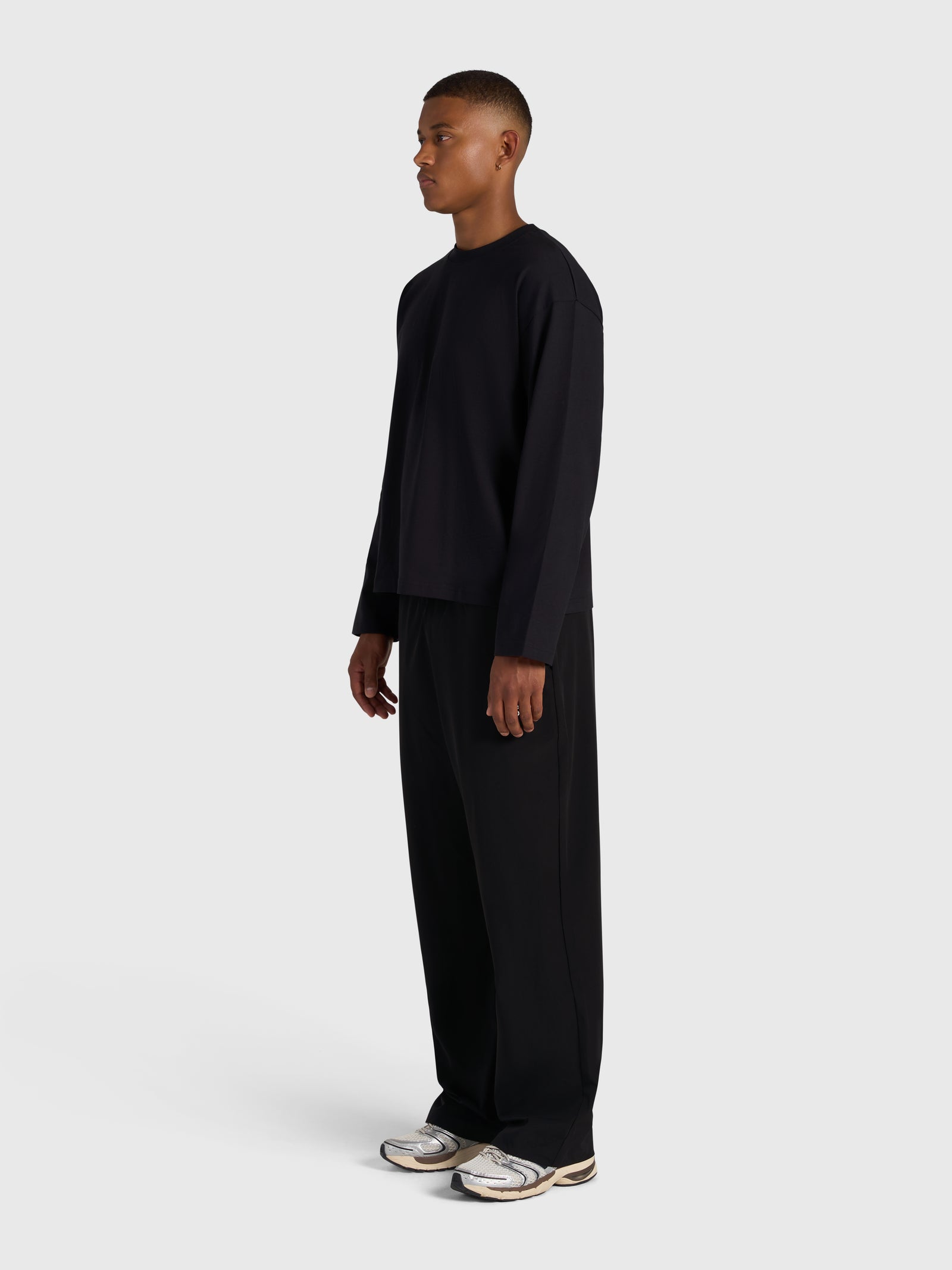 Confidence V2 Long Sleeve - Black/White